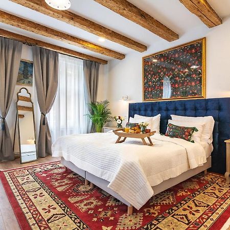 Nikolas Haus Braşov Buitenkant foto