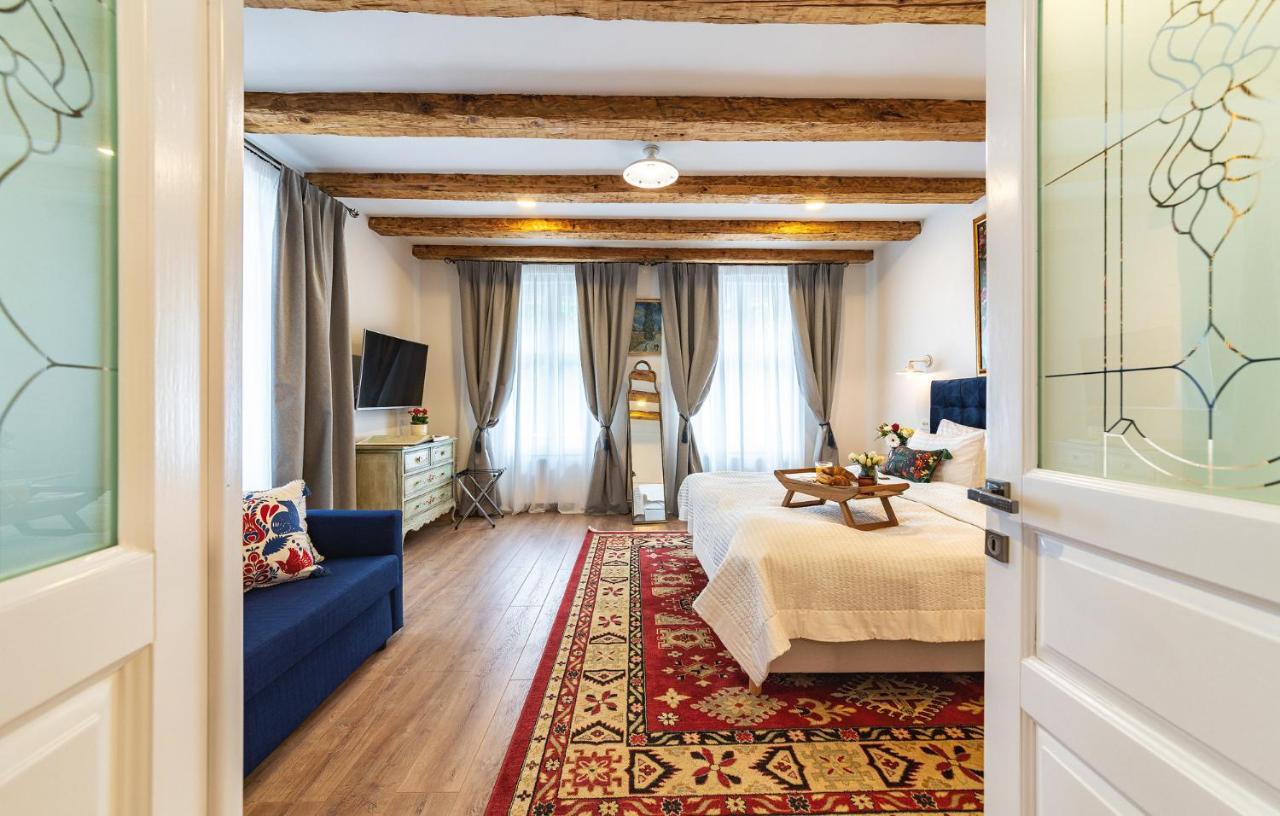 Nikolas Haus Braşov Buitenkant foto