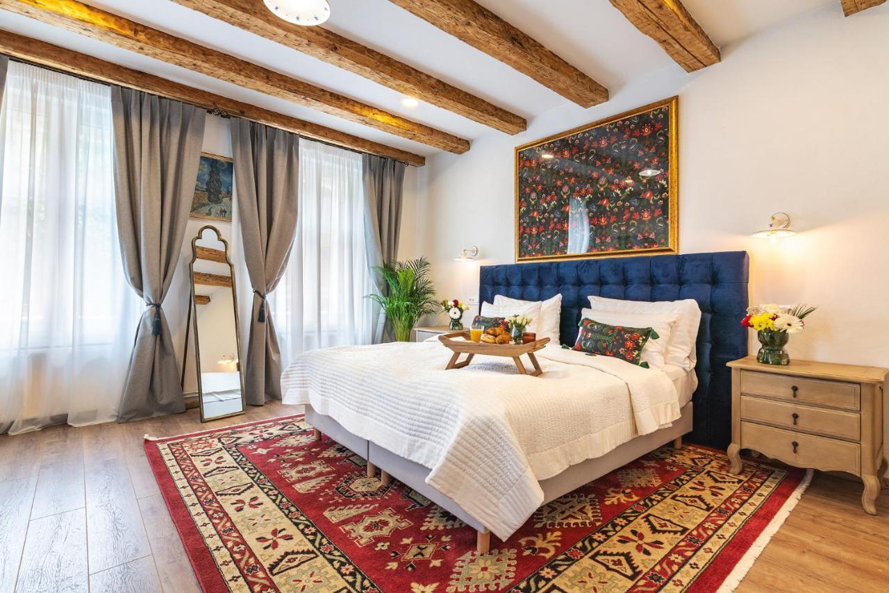 Nikolas Haus Braşov Buitenkant foto