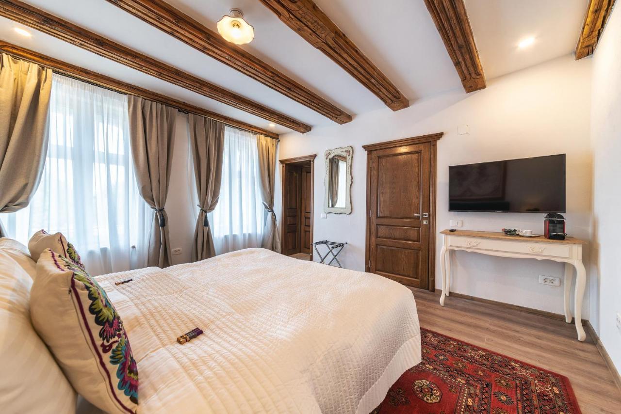 Nikolas Haus Braşov Buitenkant foto