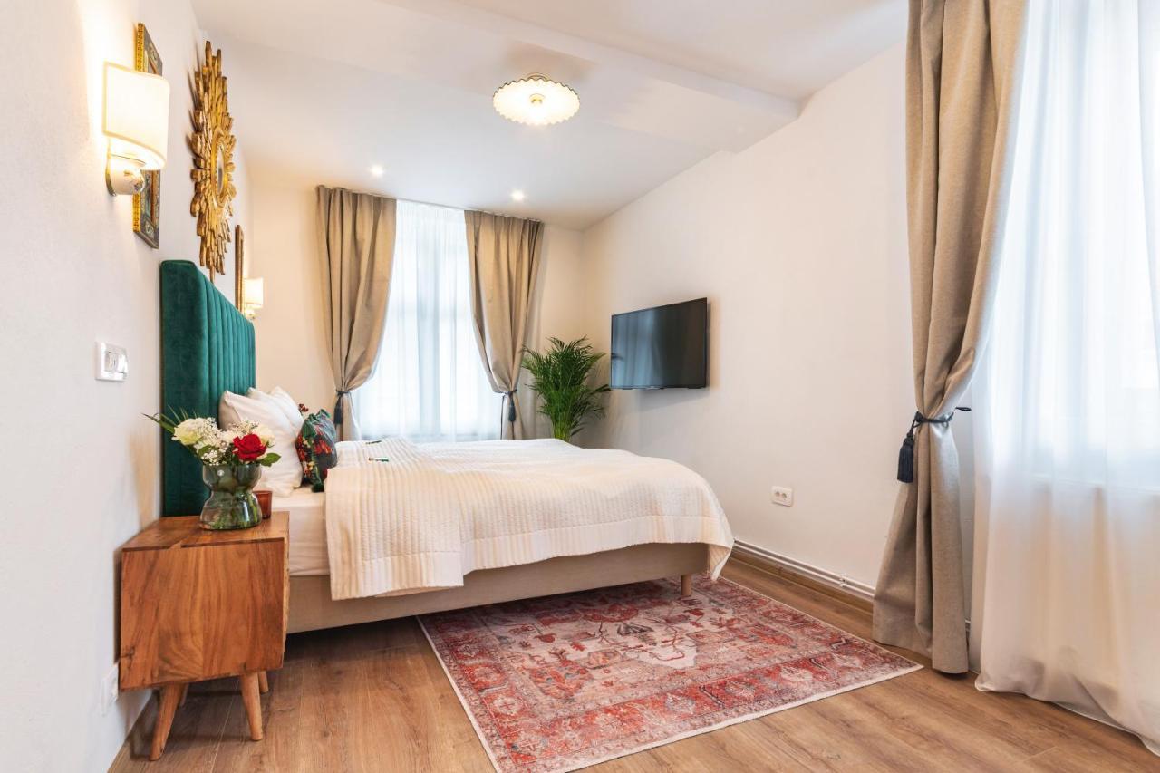 Nikolas Haus Braşov Buitenkant foto