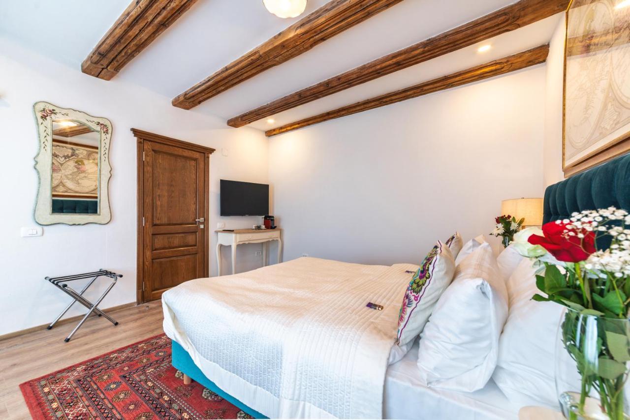 Nikolas Haus Braşov Buitenkant foto